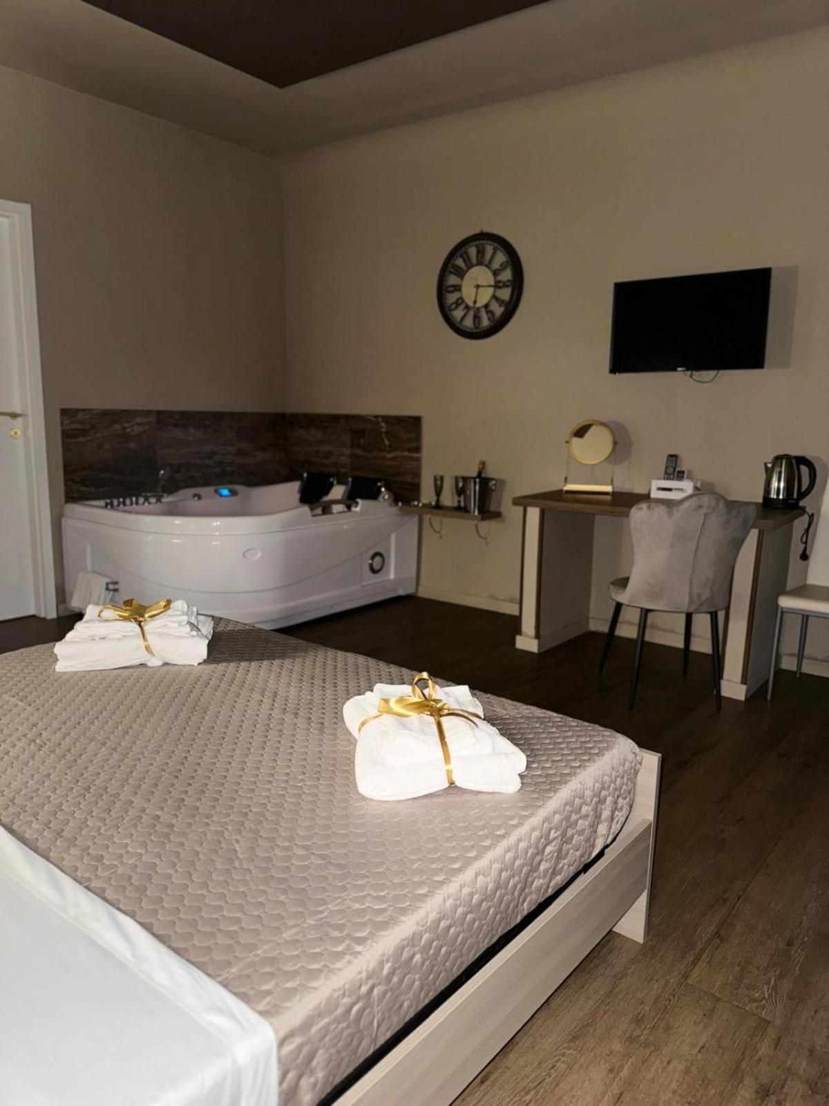 Bibi Rooms And Suite Палермо Екстериор снимка